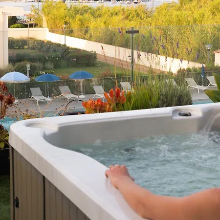 Caladea Locations De 5 Etoiles, Piscine Chauffee