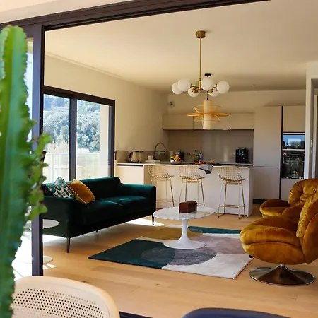 Caladea Locations De 5 Etoiles, Piscine Chauffee Apartman *