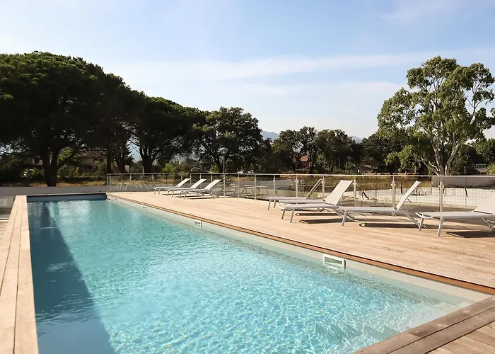 Caladea Locations De 5 Etoiles, Piscine Chauffee Porto-Vecchio (Corsica)