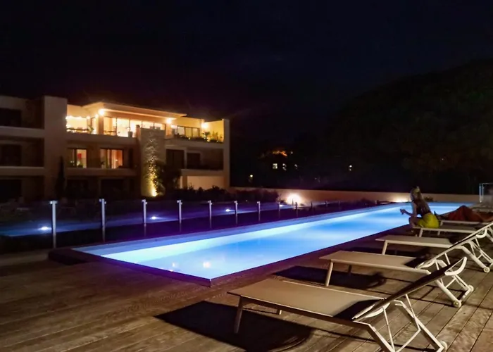 Caladea Locations De 5 Etoiles, Piscine Chauffee Porto-Vecchio (Corsica)